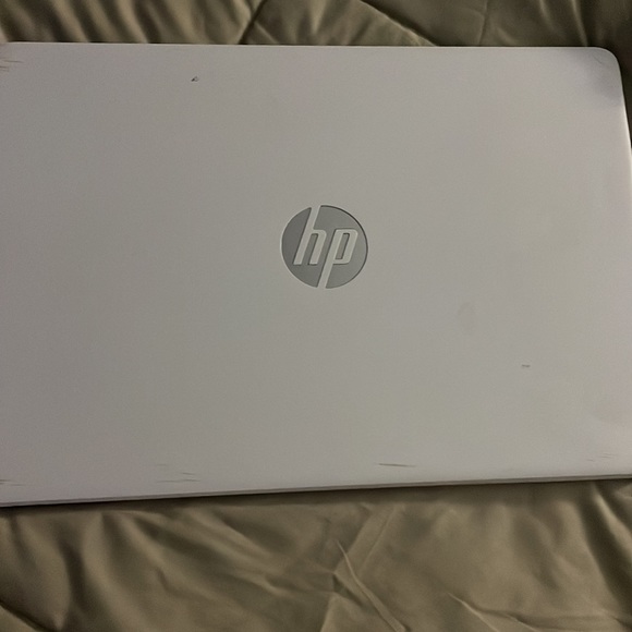 Laptop used once,missing charger - Picture 2 of 2